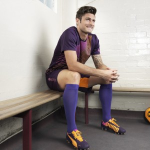 9游电竞资讯-特色野外生存PK，团队奋战荒野求生本领，野外生存大挑战 独挑荒野