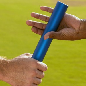 9游app-瑞士后卫雪地鱼跃救球，GIF疯传全网