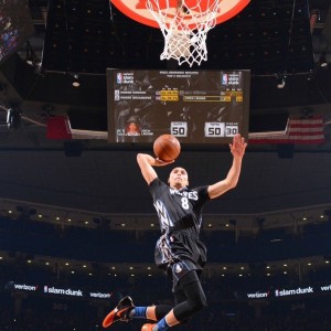 九游娱乐(jiuyou)官网-战绩逆势领先，球队冲击季后赛资格，季后赛冲突