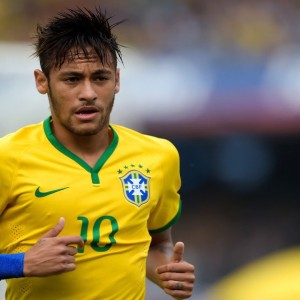 九游娱乐电竞站-沃尔夫斯堡中场组织能力受到称赞，成为球队关键先生，沃尔夫斯堡队主客场球衣