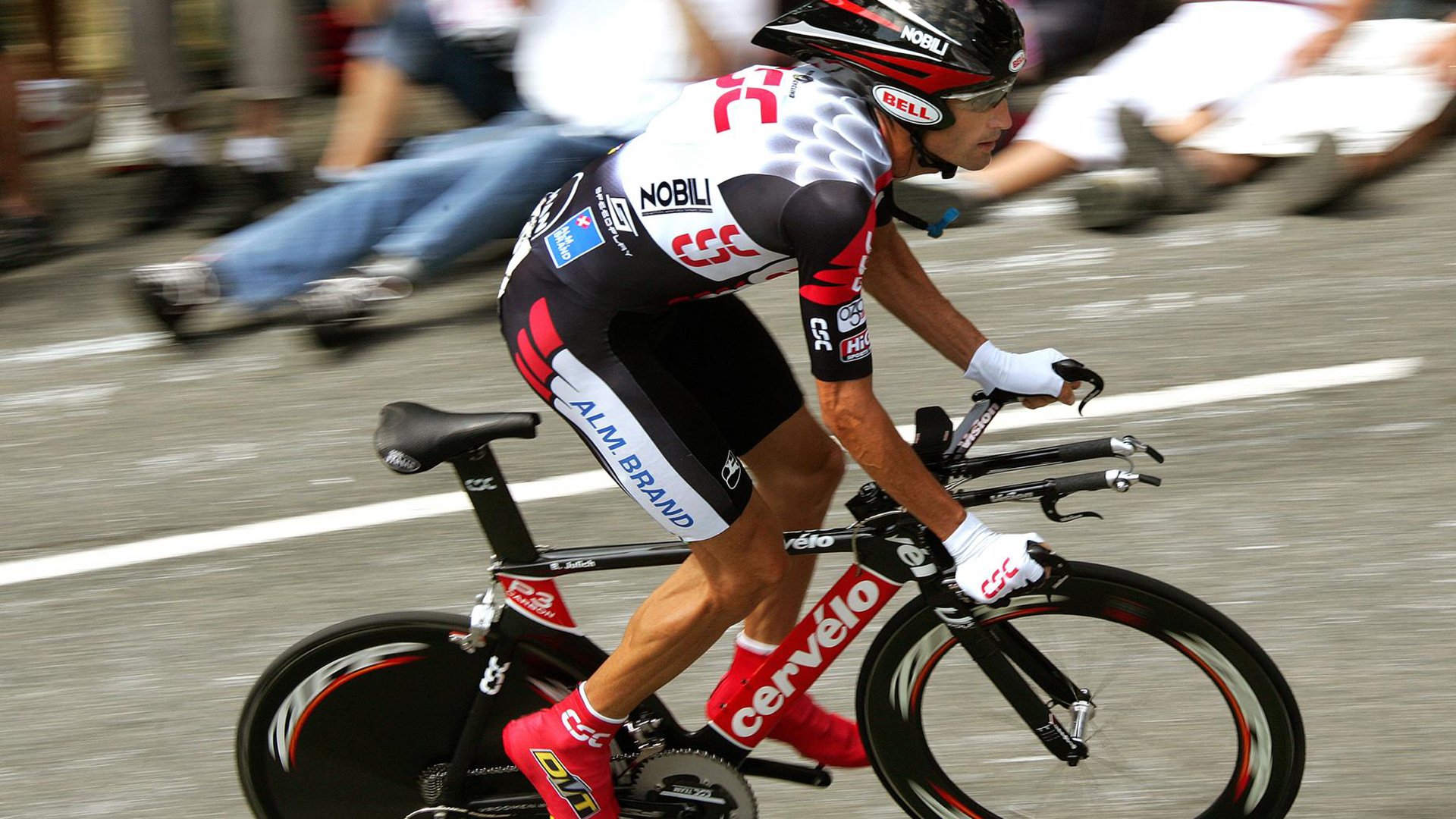 布莱顿阵型变化灵活，海鸥军团保持高位竞争，布莱顿海滩