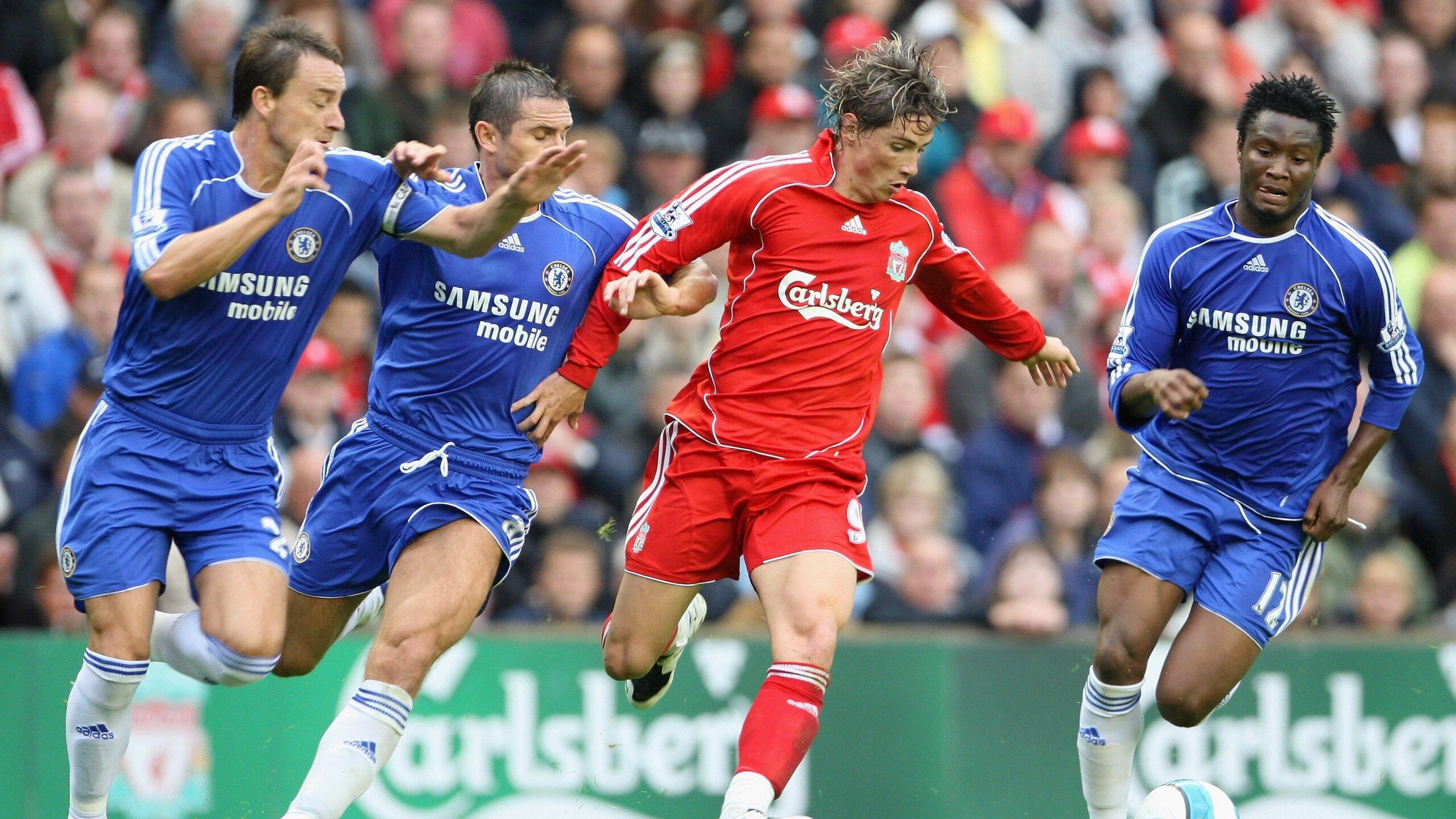 德甲攻防转换不断,精彩镜头频频上映,德甲足球